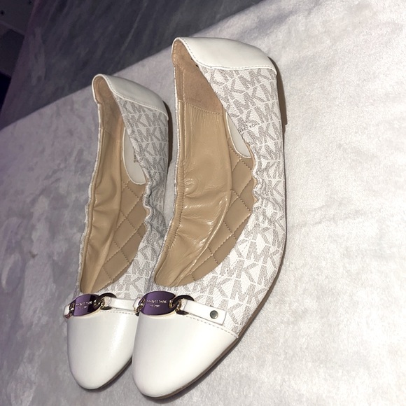 Flats - Picture 2 of 2